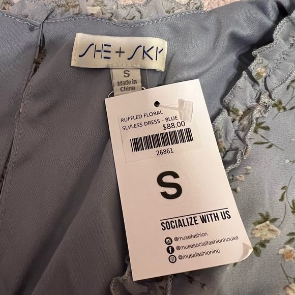 Floral sleeveless dress - Picture 2 of 2